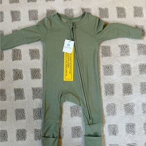 NWT Green Buckle Me Baby Coats One Piece 0-3 months